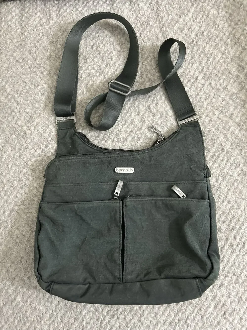 Baggallini Crossbody Bag Gray Travel Organizer Multi Pocket Purse